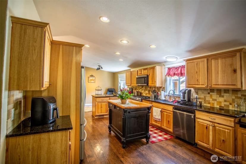 Property photo for 18716 215th Avenue E, Orting photo 13