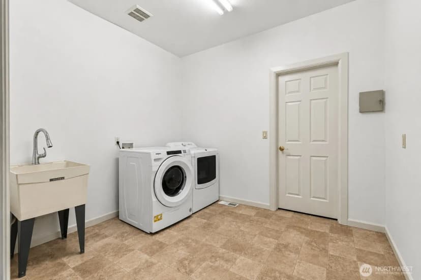 Property photo for 8703 342nd Street S, Roy photo 15