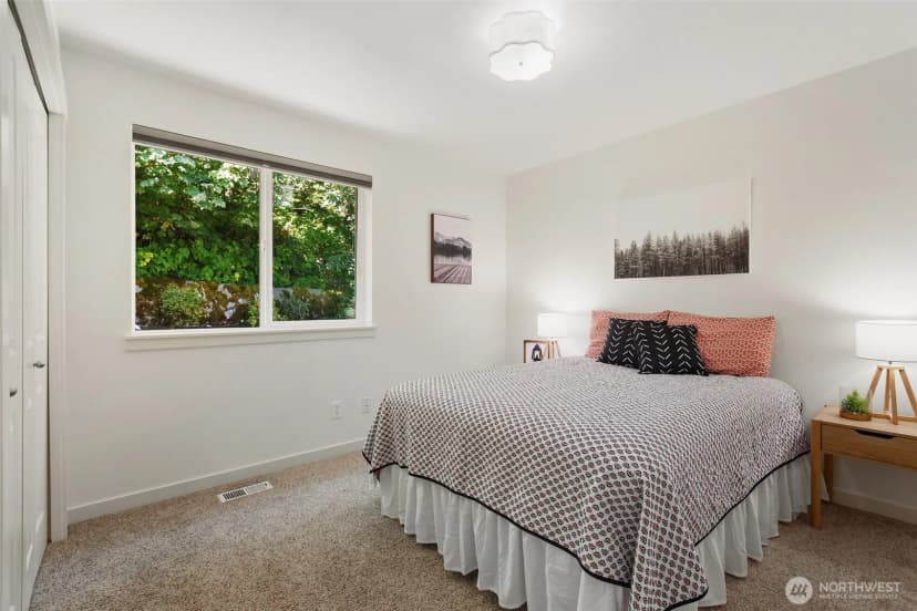 Property photo for 581 Mountain View Lane Nw, Issaquah photo 24
