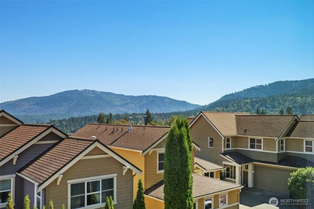 Property photo for 581 Mountain View Lane Nw, Issaquah photo 3