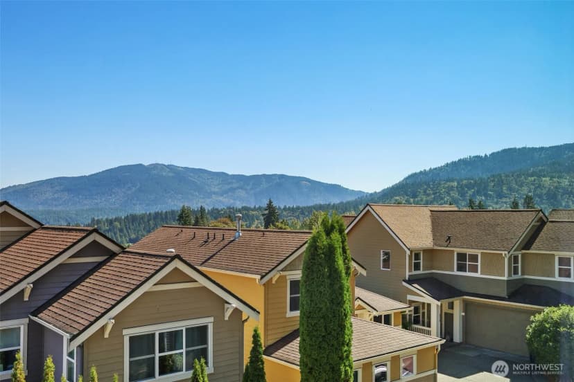 Property photo for 581 Mountain View Lane Nw, Issaquah photo 3