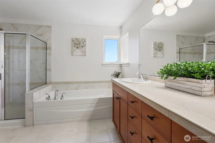Property photo for 581 Mountain View Lane Nw, Issaquah photo 19