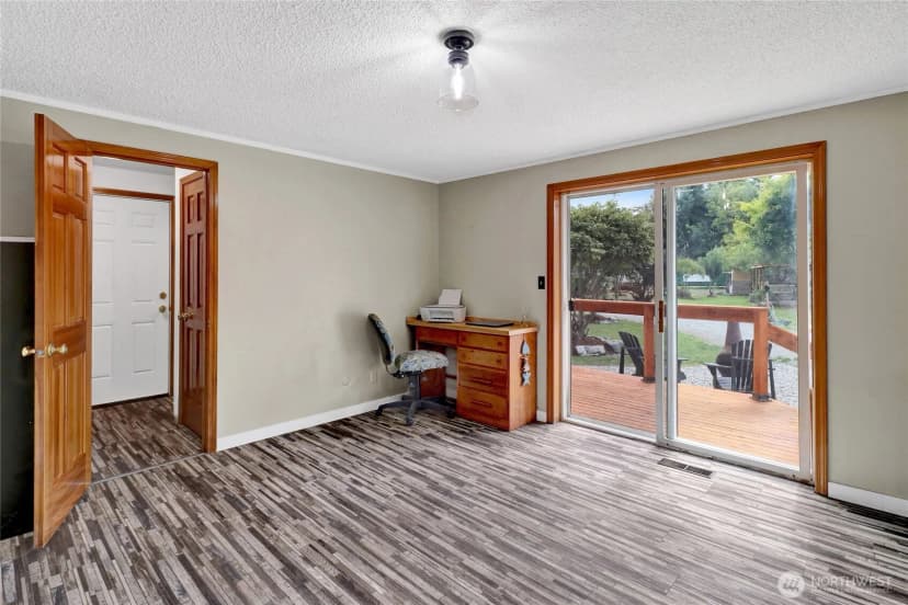 Property photo for 18686 Jolly Road, Burlington photo 17