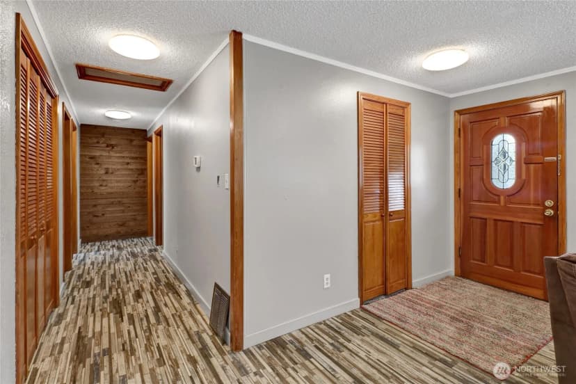 Property photo for 18686 Jolly Road, Burlington photo 21