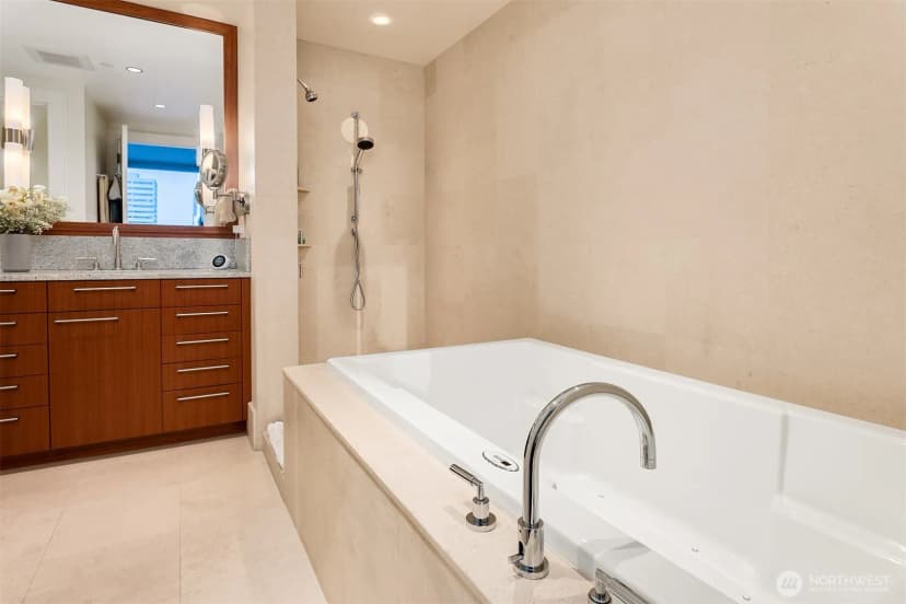 Property photo for 1521 2nd Avenue #2101, Seattle photo 17