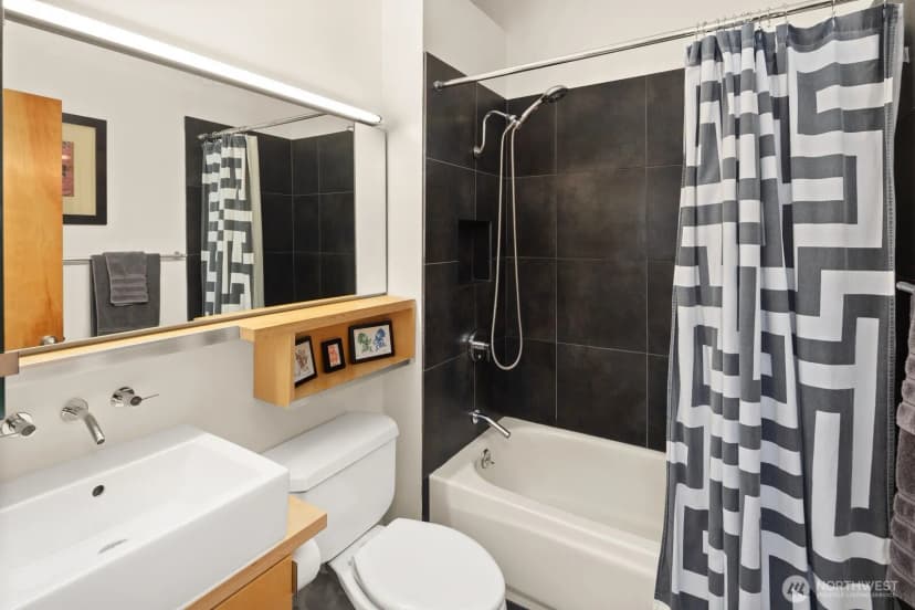 Property photo for 1519 3rd Avenue #504, Seattle photo 19