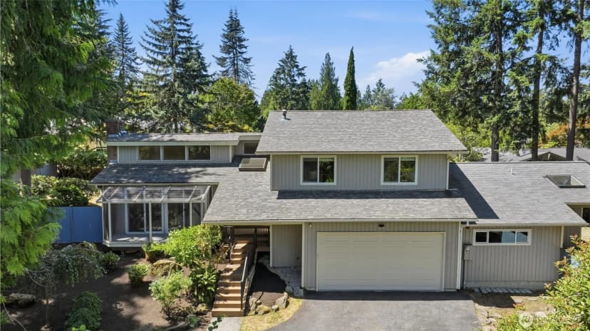 Property photo for 2209 W Lake Sammamish Parkway Ne, Redmond