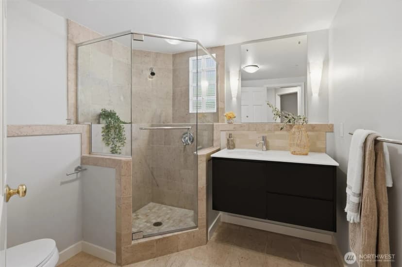 Property photo for 2209 W Lake Sammamish Parkway Ne, Redmond photo 18