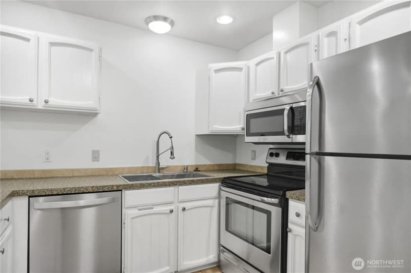 Property photo for 17018 Ne 80th Street #c5, Redmond photo 8