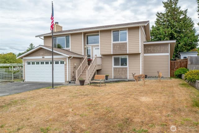 Property photo for 809 Ne Perkins Street, Coupeville photo 2