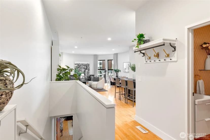Property photo for 615 E Pike Street #306, Seattle photo 2