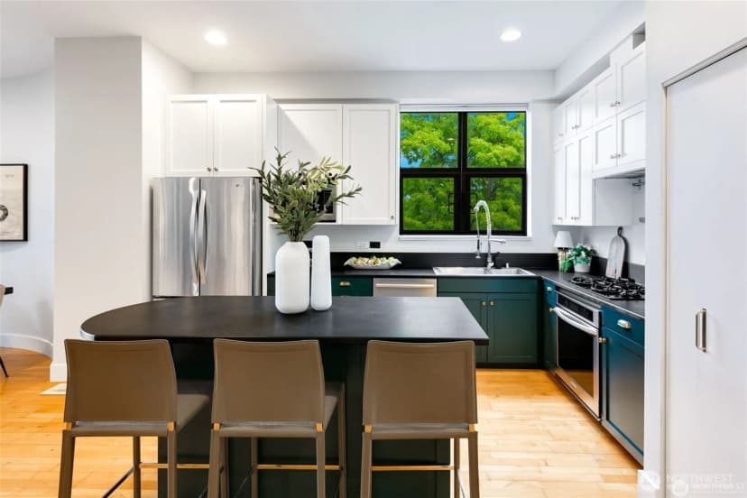 Property photo for 615 E Pike Street #306, Seattle photo 4