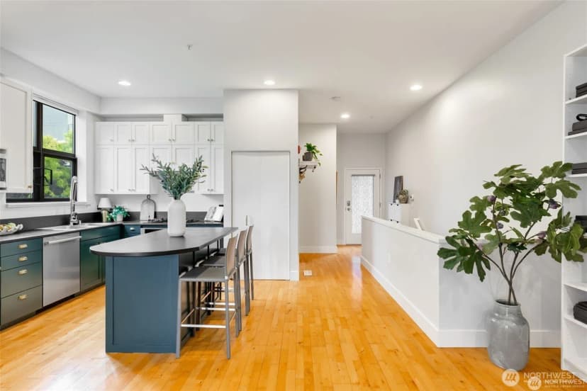 Property photo for 615 E Pike Street #306, Seattle photo 6
