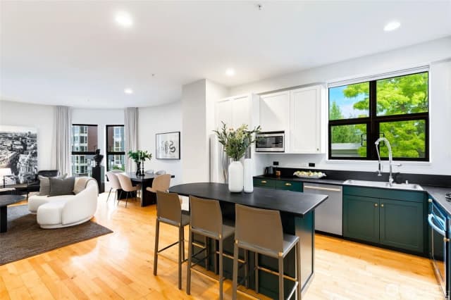 Property photo for 615 E Pike Street #306, Seattle photo 3