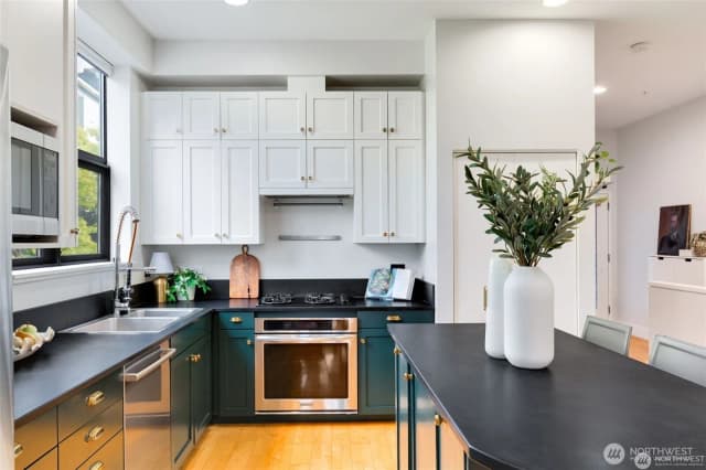 Property photo for 615 E Pike Street #306, Seattle photo 5