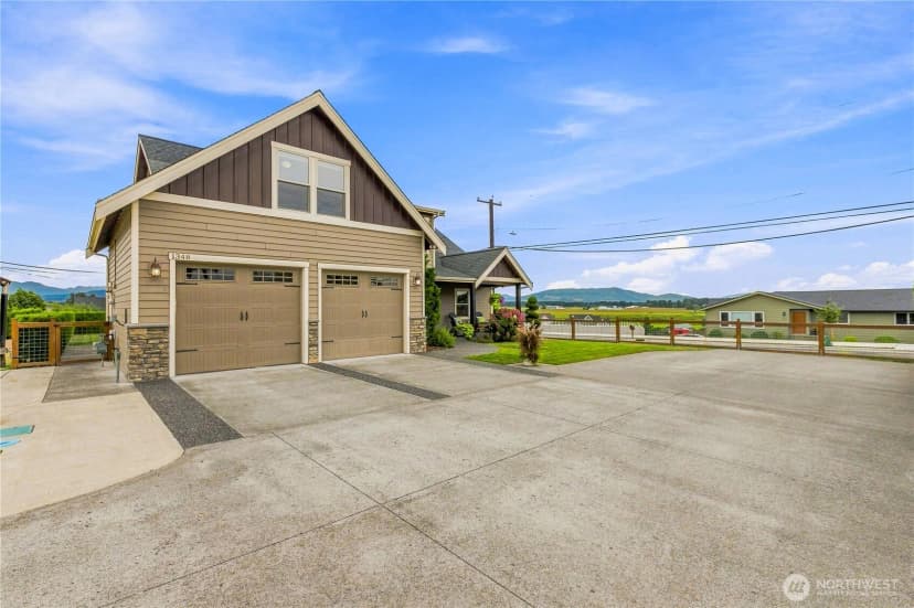 Property photo for 1348 Larkspur Street, Lynden photo 3