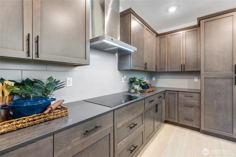 Property photo for 22898 Se Shore Street, Black Diamond photo 4
