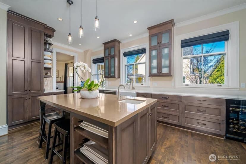 Property photo for 4200 Washington Avenue W, Seattle photo 11