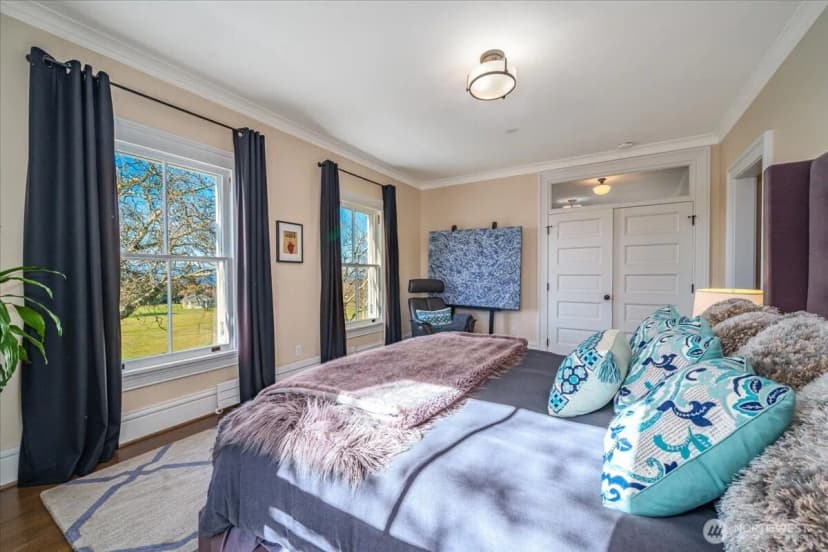 Property photo for 4200 Washington Avenue W, Seattle photo 19