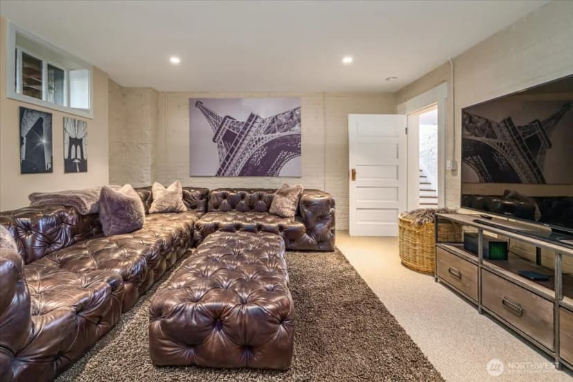 Property photo for 4200 Washington Avenue W, Seattle photo 32