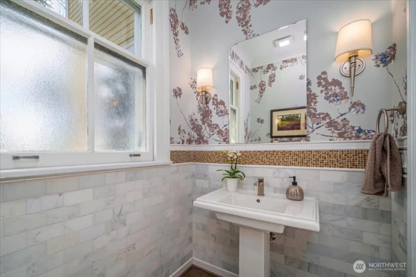 Property photo for 4200 Washington Avenue W, Seattle photo 14