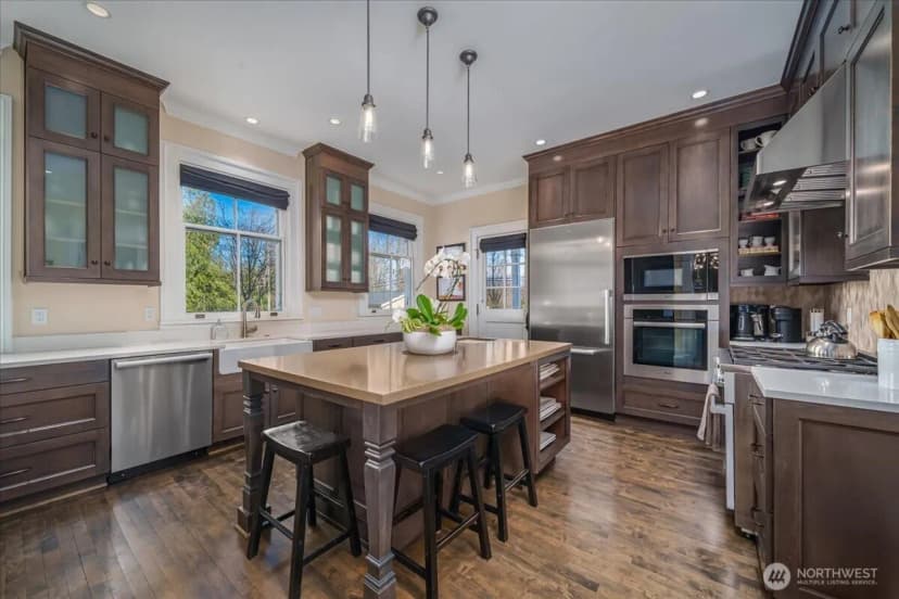 Property photo for 4200 Washington Avenue W, Seattle photo 12