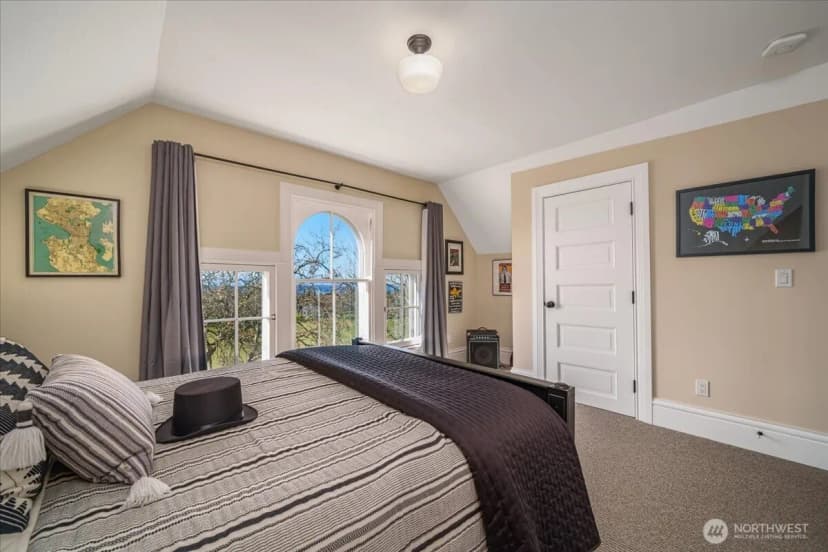 Property photo for 4200 Washington Avenue W, Seattle photo 29