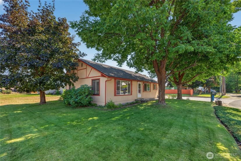 Property photo for 110 Central Avenue, Leavenworth photo 2