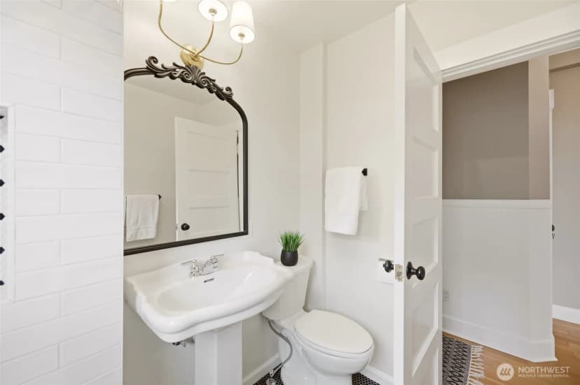 Property photo for 2018 Oakes Avenue, Everett photo 14