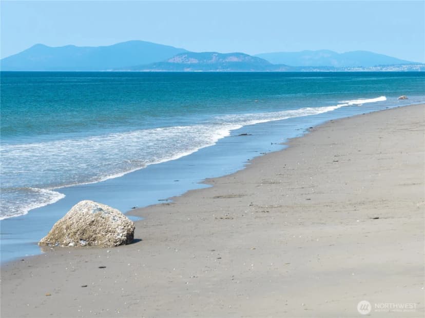 Property photo for 2285 W Beach Road #c, Oak Harbor photo 30