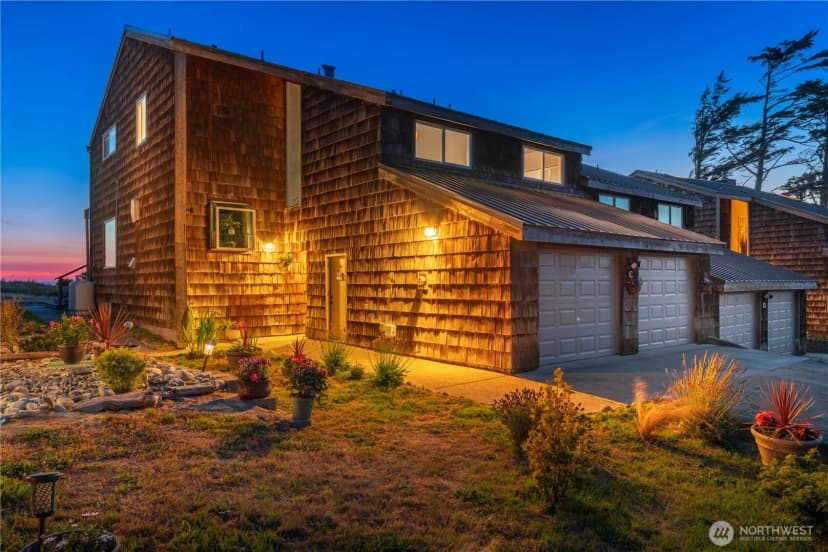 Property photo for 2285 W Beach Road #c, Oak Harbor photo 38