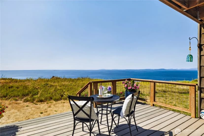 Property photo for 2285 W Beach Road #c, Oak Harbor photo 13