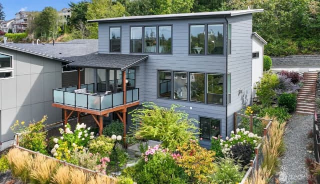 Property photo for 3414 Sussex Drive, Bellingham