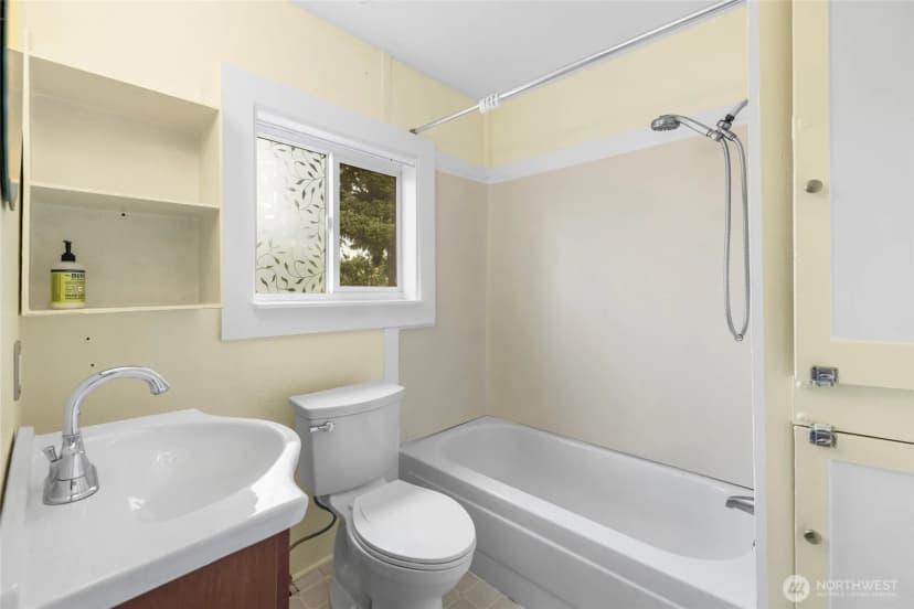 Property photo for 1442 E Whidbey Avenue, Oak Harbor photo 20