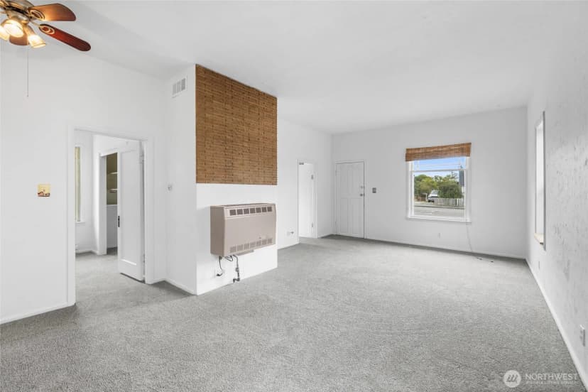 Property photo for 1442 E Whidbey Avenue, Oak Harbor photo 10