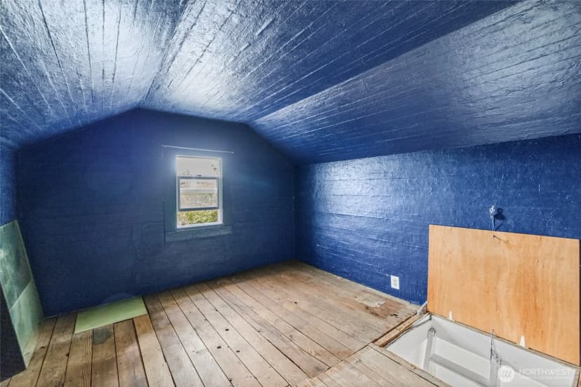 Property photo for 1442 E Whidbey Avenue, Oak Harbor photo 33