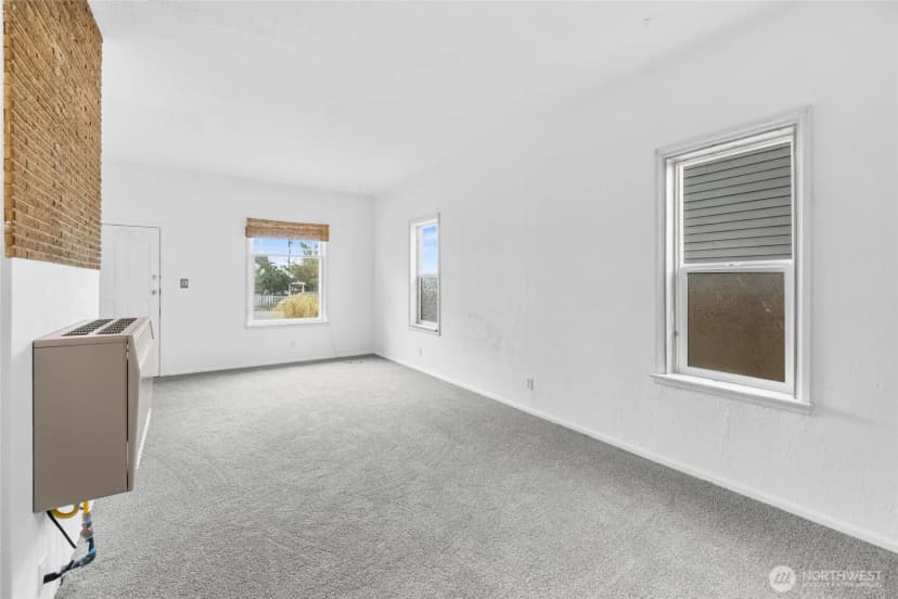 Property photo for 1442 E Whidbey Avenue, Oak Harbor photo 13