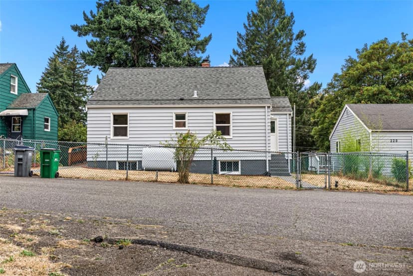 Property photo for 224 Bremerton Boulevard W, Bremerton photo 21