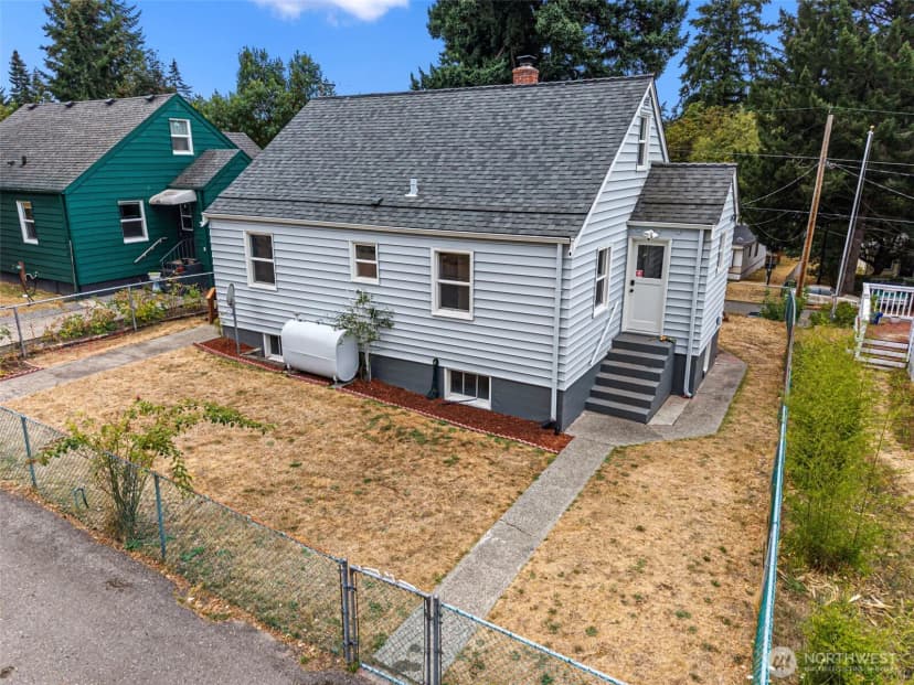 Property photo for 224 Bremerton Boulevard W, Bremerton photo 23