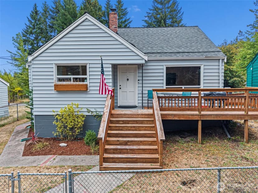 Property photo for 224 Bremerton Boulevard W, Bremerton