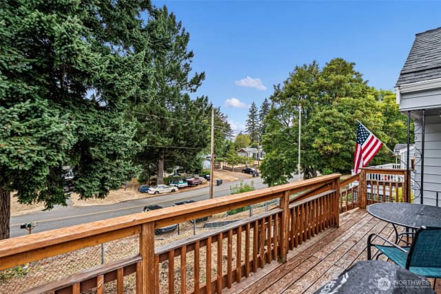 Property photo for 224 Bremerton Boulevard W, Bremerton photo 4