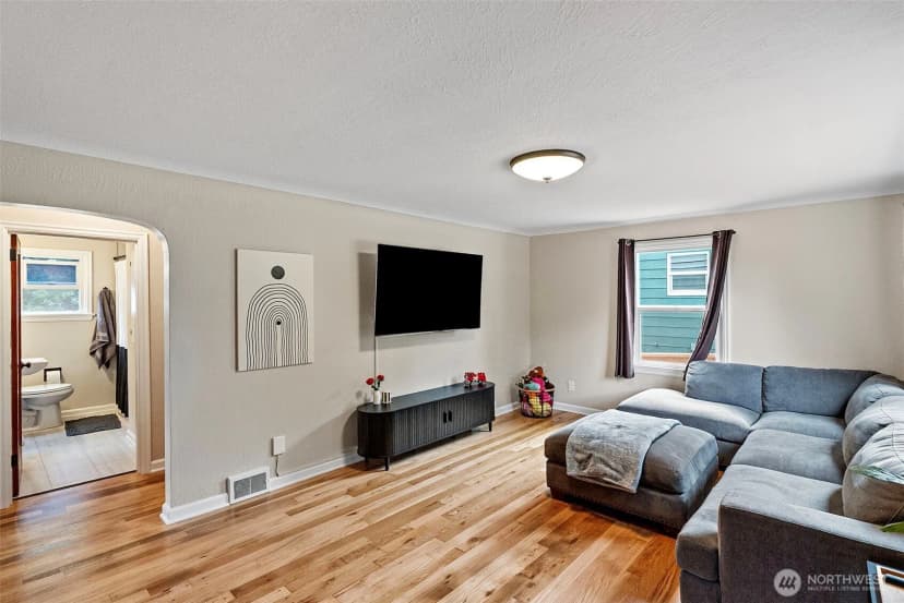 Property photo for 224 Bremerton Boulevard W, Bremerton photo 9