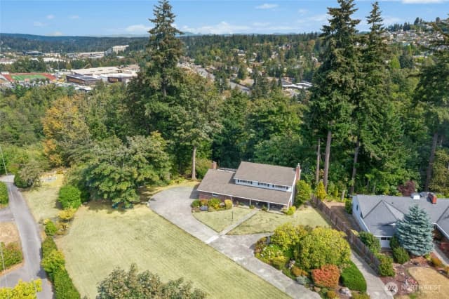 Property photo for 12406 Se 47th Street, Bellevue