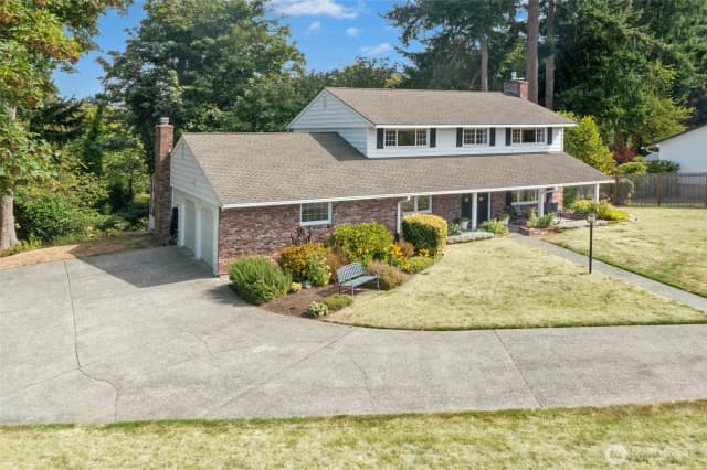 Property photo for 12406 Se 47th Street, Bellevue