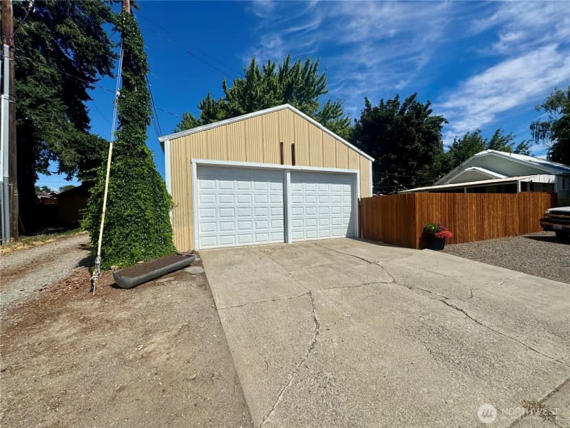 Property photo for 411 S Sprague Street, Ellensburg photo 4