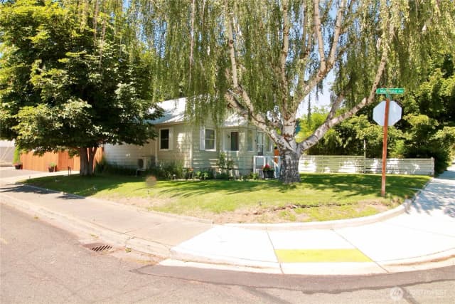 Property photo for 411 S Sprague Street, Ellensburg photo 2