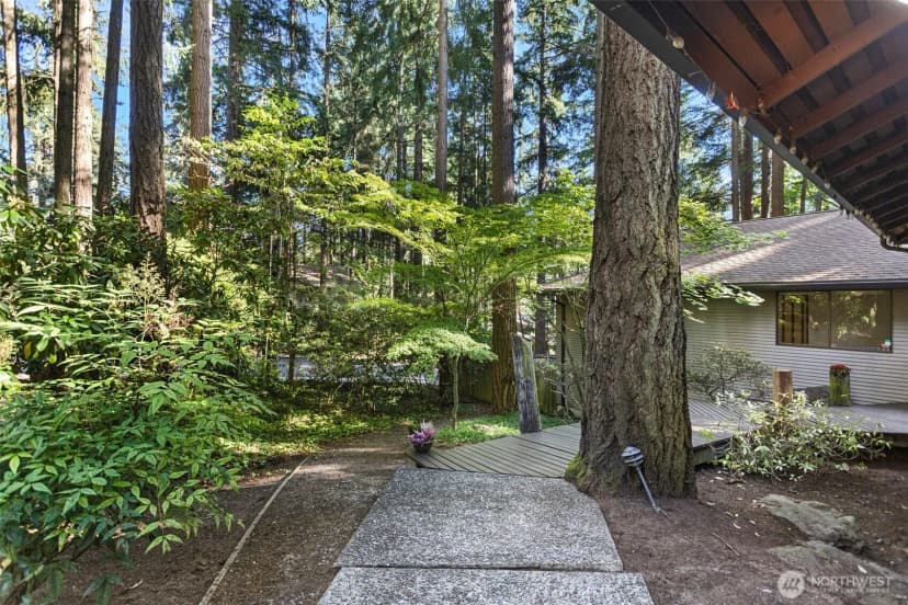 Property photo for 12929 Ne 25th Place, Bellevue photo 7