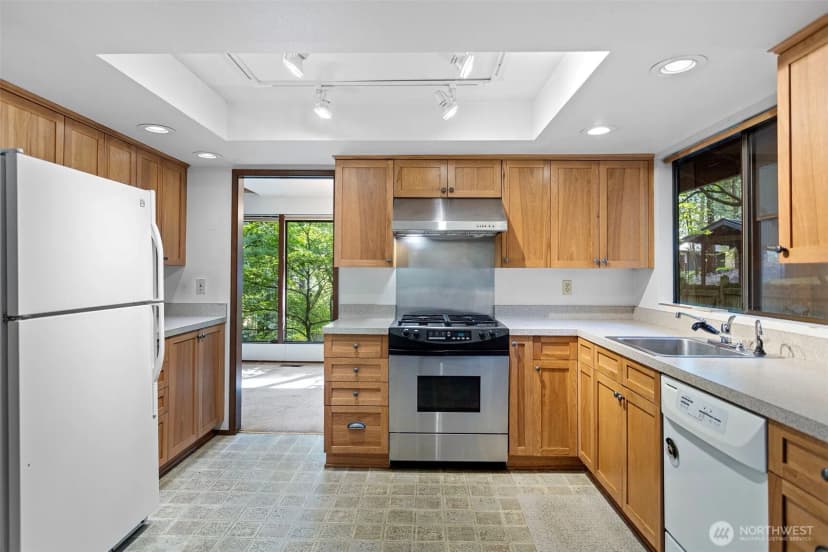 Property photo for 12929 Ne 25th Place, Bellevue photo 21