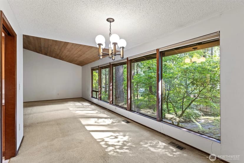 Property photo for 12929 Ne 25th Place, Bellevue photo 12