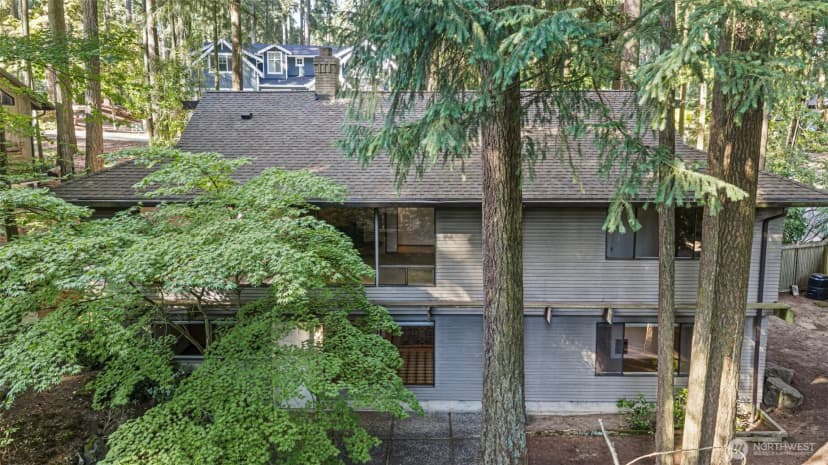 Property photo for 12929 Ne 25th Place, Bellevue photo 2